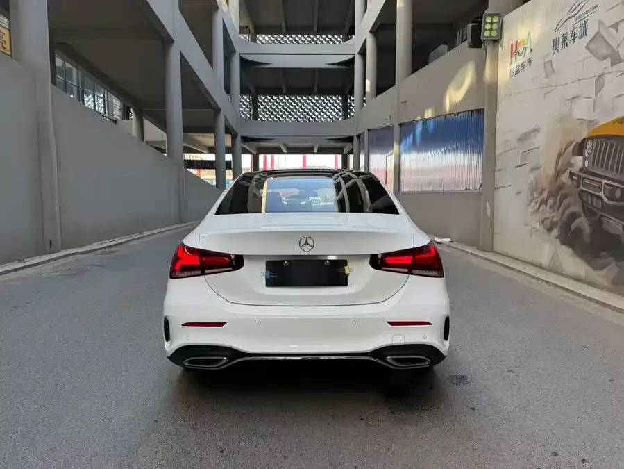 Mercedes-Benz Class A Mercedes-Benz A-Class 2022 Model Three A 200 L Sports Sedan Fashion Model 2023 — миниатюра 2