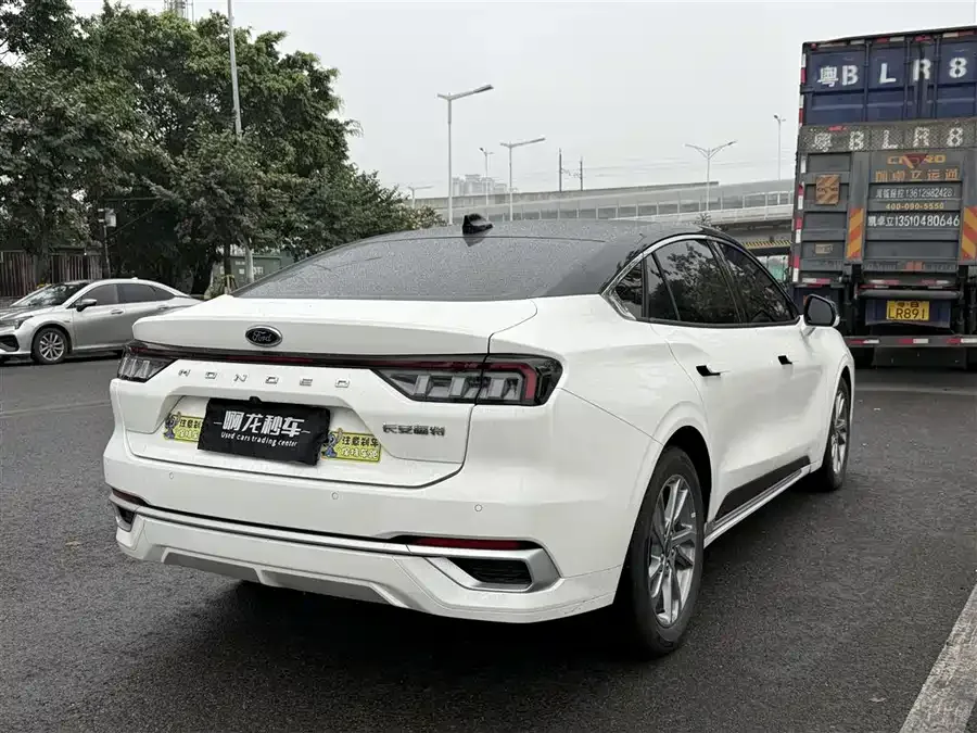 Ford Mondeo 2023 Mondeo EcoBoost 245 Luxury 2024 — миниатюра 3