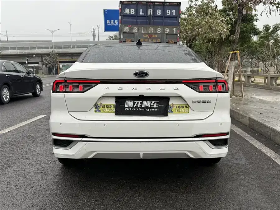 Ford Mondeo 2023 Mondeo EcoBoost 245 Luxury 2024 — миниатюра 5