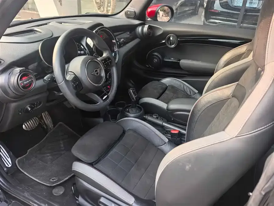 MINI JCW MINI JCW 2022 2.0T JOHN COOPER WORKS ALL-IN 2022 — миниатюра 4