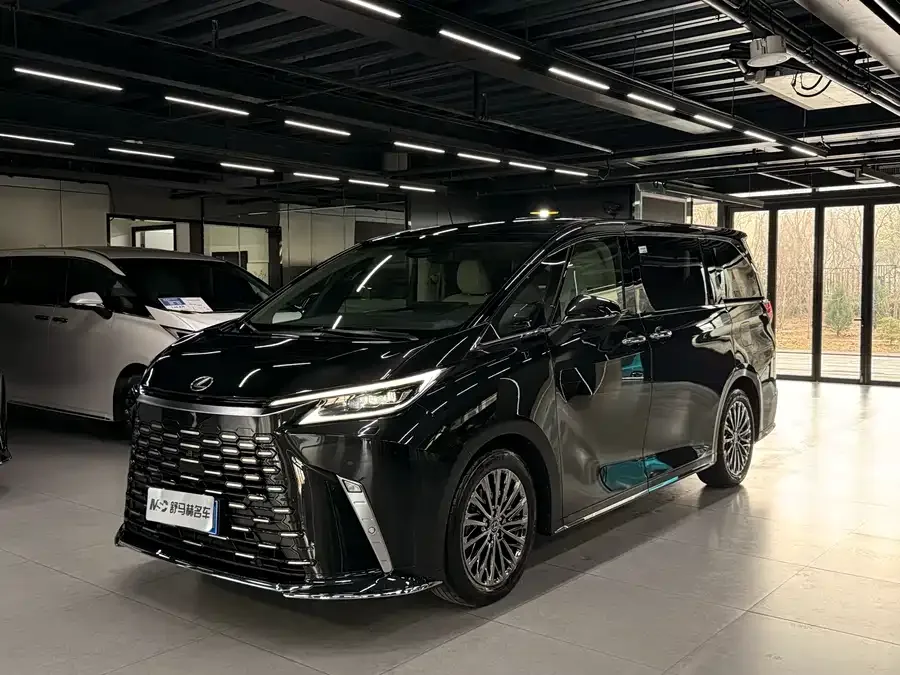 Lexus LM 2024