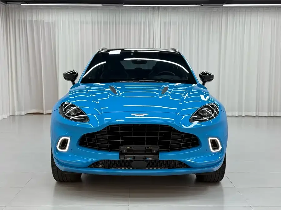 Aston Martin DBX 2023