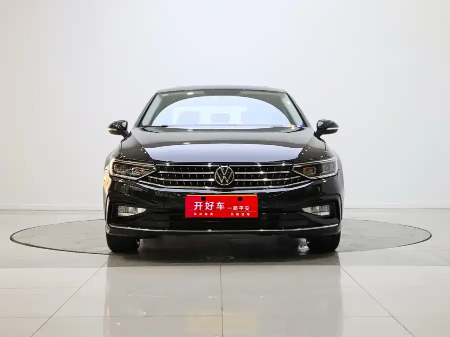 Volkswagen Magotan 2025