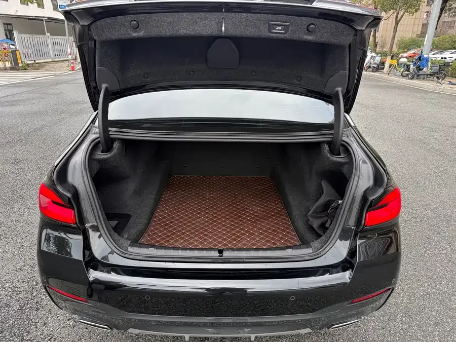 BMW 5 Series BMW 5 Series 2022 525Li M Sport Package 2023 — миниатюра 5