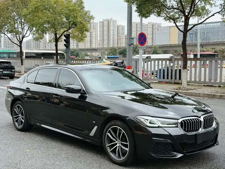 BMW 5 Series 2023