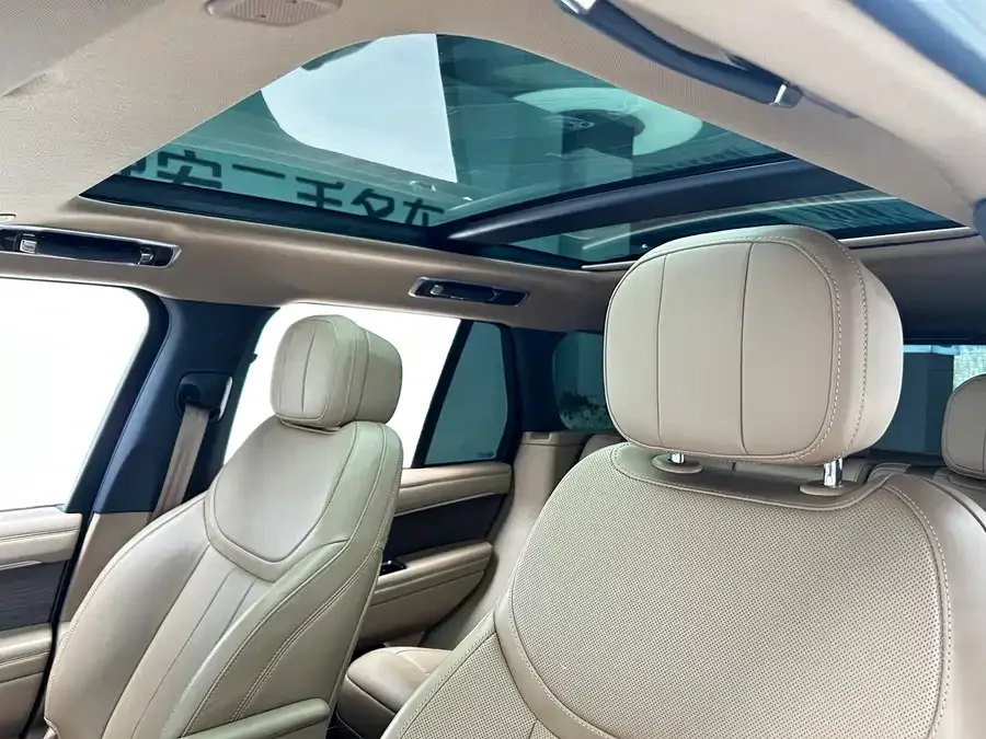 Land Rover Range Rover Range Rover 2024 3.0 L6 360PS Grand Edition 2024 — миниатюра 5