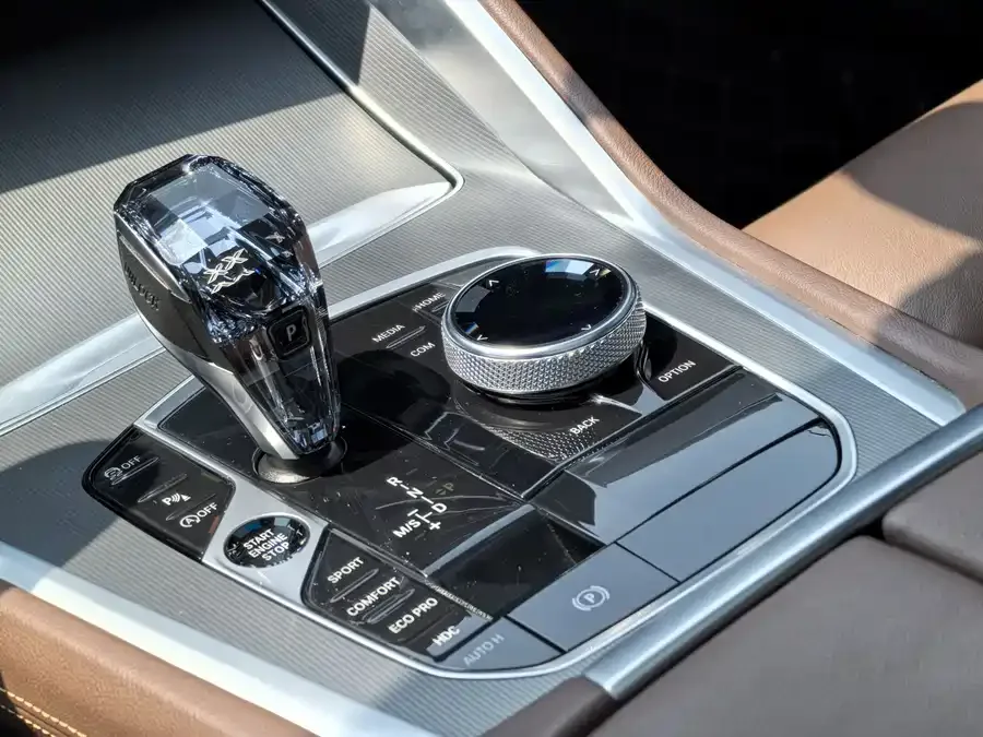 BMW X6 2022 xDrive30i M Sport Package 2022 — миниатюра 4