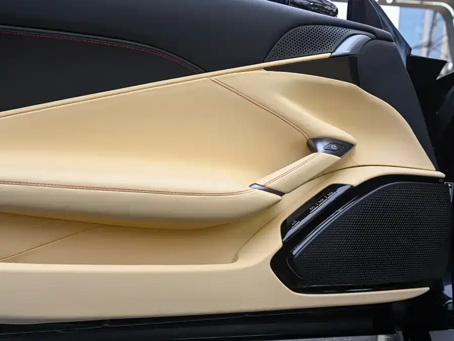 Ferrari Roma Roma 2023 Spider 2025 — миниатюра 2