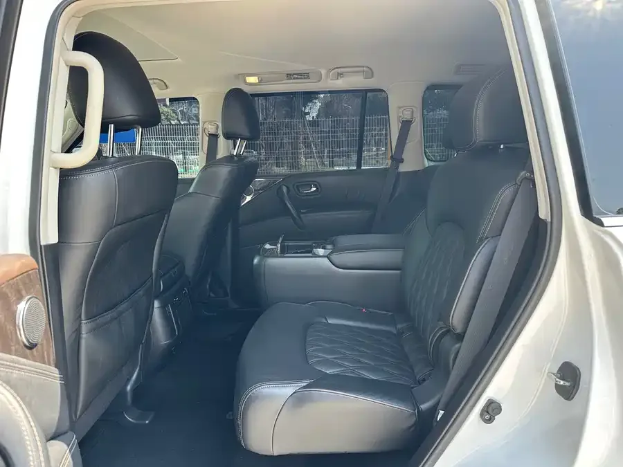 Nissan Patrol Patrol 2023 ARMADA 5.6L Invincible Armada Flagship Edition 2023 — миниатюра 2