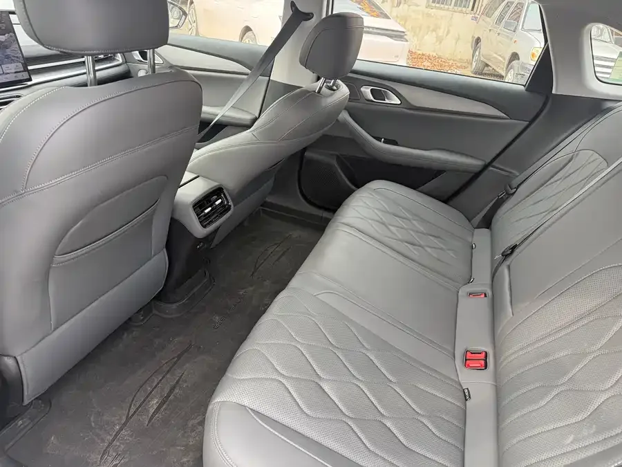 Geely Galaxy A7 Galaxy A7 2025 EM-i 70km Starter Edition 2025 — миниатюра 3