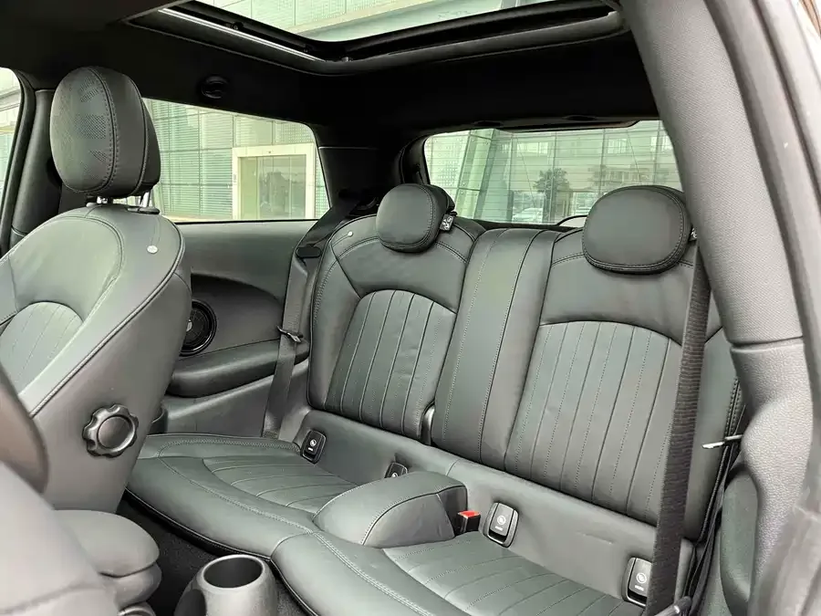 MINI JCW MINI JCW 2023 facelift 2.0T JOHN COOPER WORKS ALL-IN 2023 — миниатюра 3