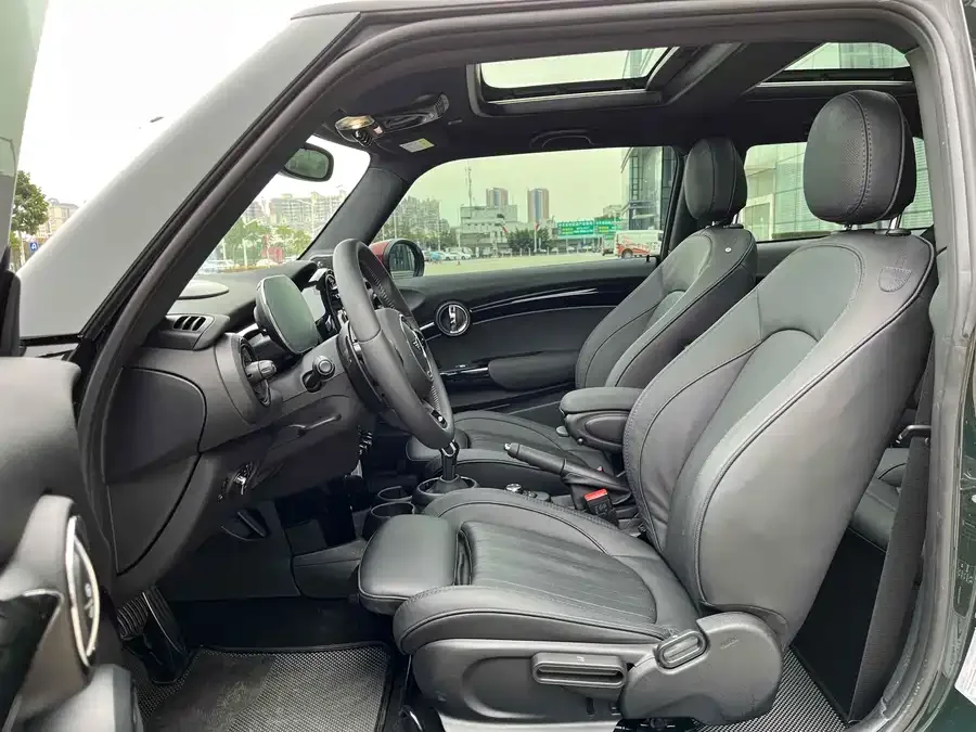 MINI JCW MINI JCW 2023 facelift 2.0T JOHN COOPER WORKS ALL-IN 2023 — миниатюра 5