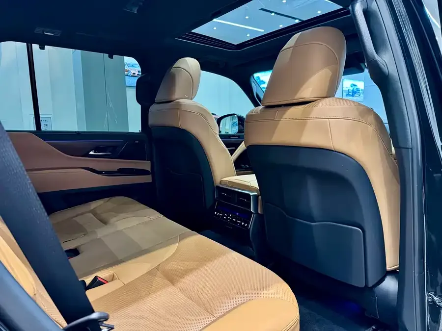 Lexus LX 2025 700h Territory Edition 2025 — миниатюра 4