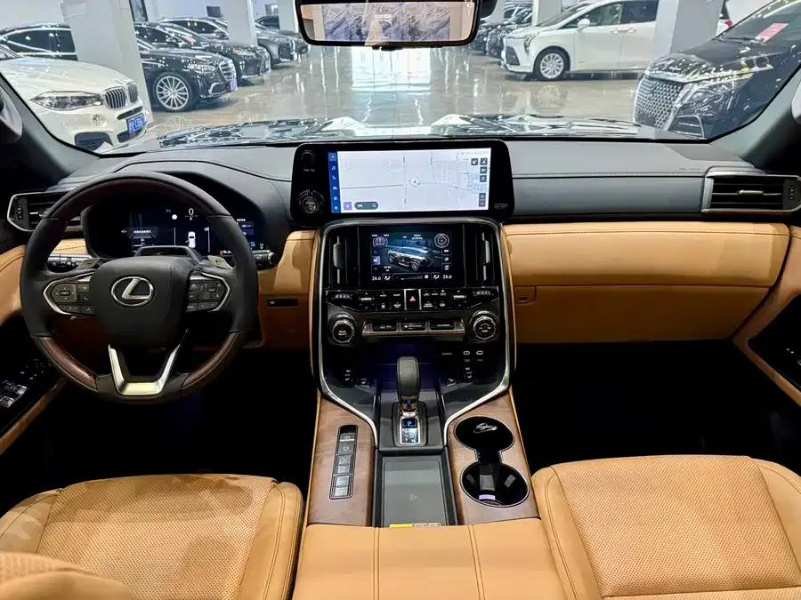 Lexus LX 2025 700h Territory Edition 2025 — миниатюра 5