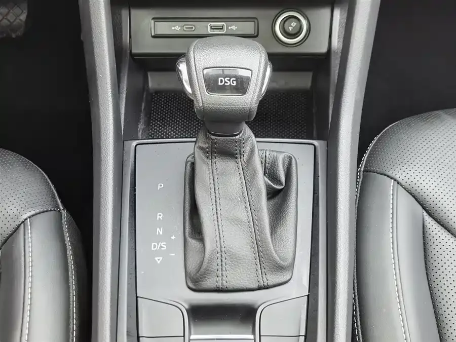 Skoda Kodiaq Kodiak 2024 TSI330 5-seater two-wheel drive powerful version 2024 — миниатюра 4