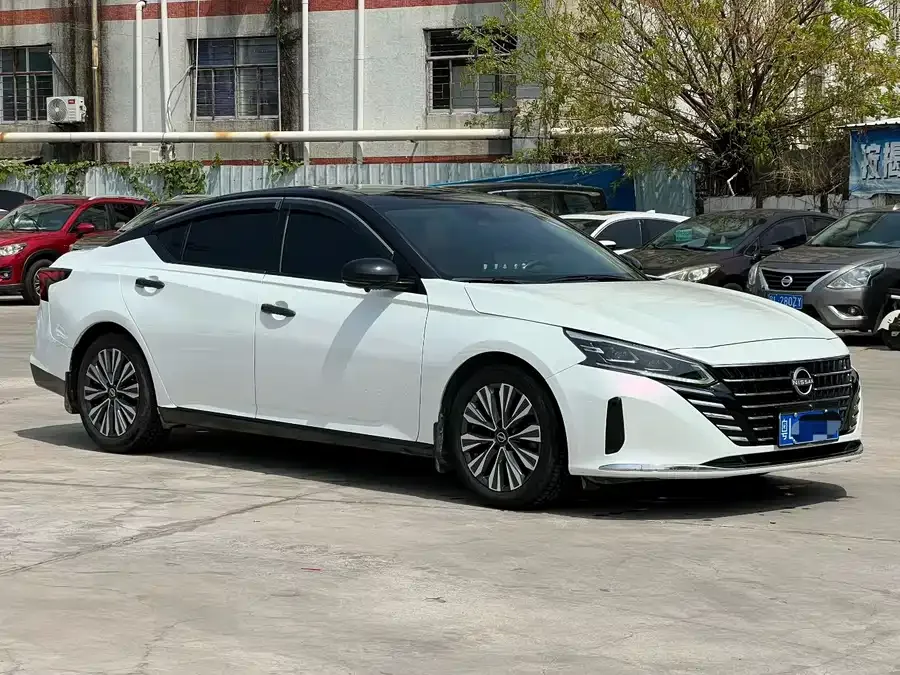 Nissan Altima Teana 2024 2.0L XE True Heart Edition 2024 — миниатюра 3