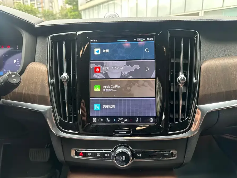 Volvo V90 2025 Cross Country B5 AWD Premium Edition 2025 — миниатюра 4
