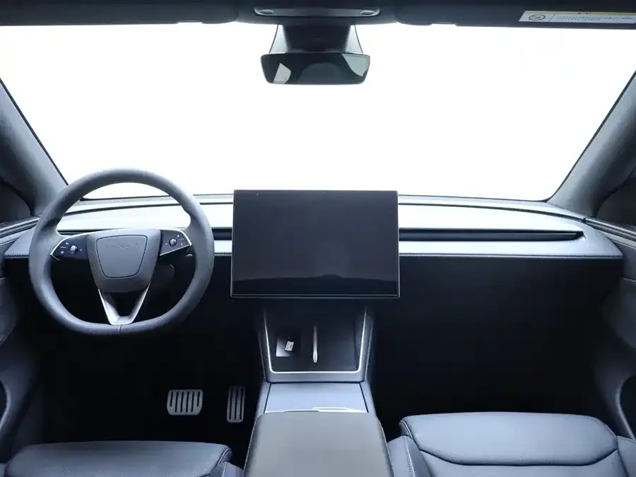 Tesla Model YL Model YL 2025 long-range all-wheel drive version 2025 — миниатюра 4