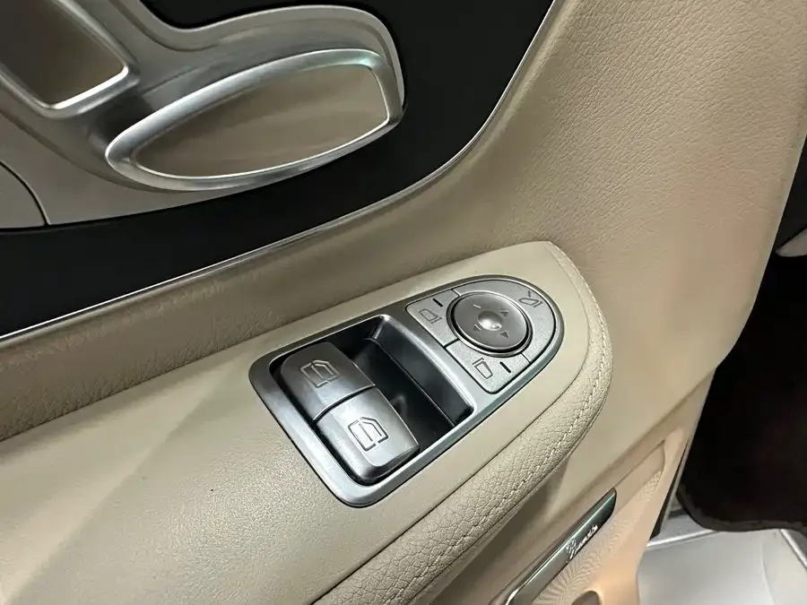 Mercedes-Benz Class V Mercedes-Benz V-Class 2024 V 300 L Long Wheelbase Luxury Edition 2024 — миниатюра 2
