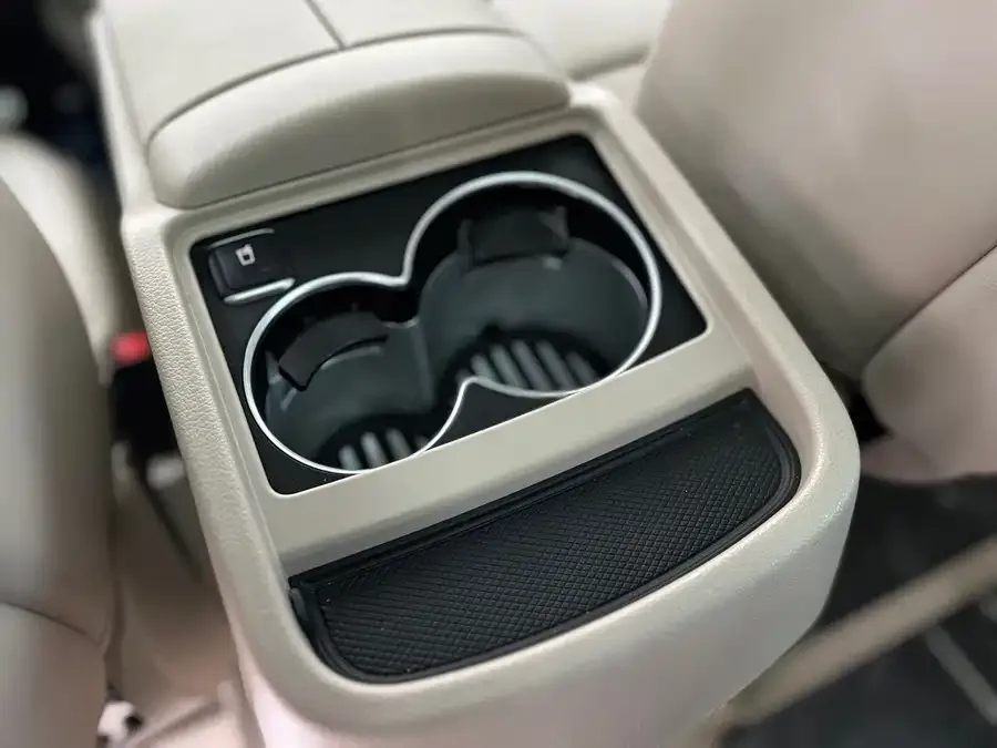 Mercedes-Benz Class V Mercedes-Benz V-Class 2024 V 300 L Long Wheelbase Luxury Edition 2024 — миниатюра 5
