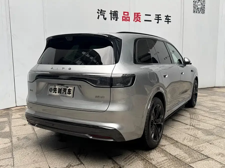 AITO M8 M8 2025 Extended Range Ultra Edition 53.4kWh 5-seater Edition 2026 — миниатюра 2