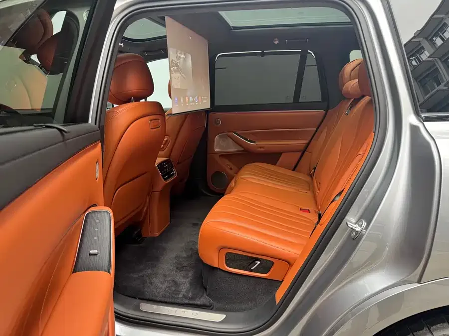 AITO M8 M8 2025 Extended Range Ultra Edition 53.4kWh 5-seater Edition 2026 — миниатюра 4