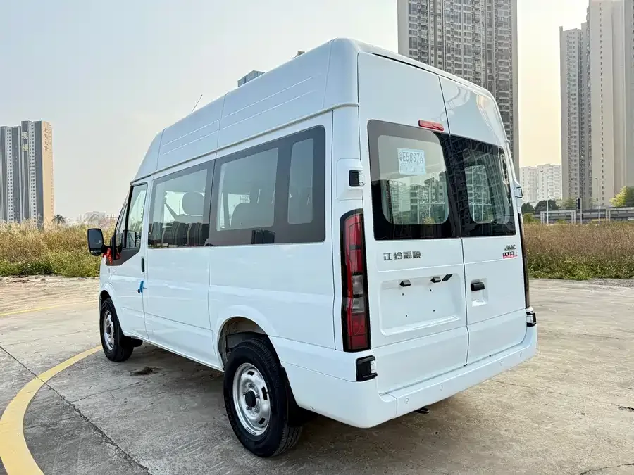 Jiangling Fushun Jiangling Fushun 2025 2.0T 6MT diesel short-axle mid-high roof commercial multi-purpose passenger car 5/6 seats 2026 — миниатюра 4