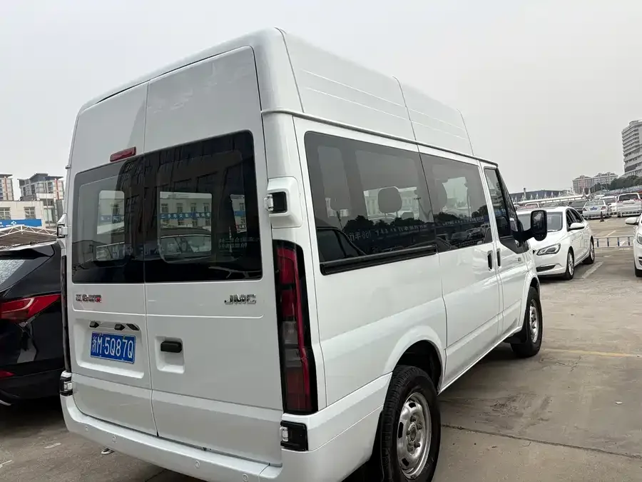 Jiangling Fushun Jiangling Fushun 2023 2.0T manual short-axle mid-top commercial multi-purpose passenger car 6 seats 2024 — миниатюра 3