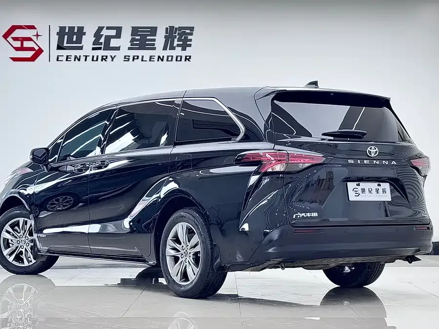 Toyota Sienna SIENNA 2024 2.5L Hybrid Comfort Edition 2025 — миниатюра 2