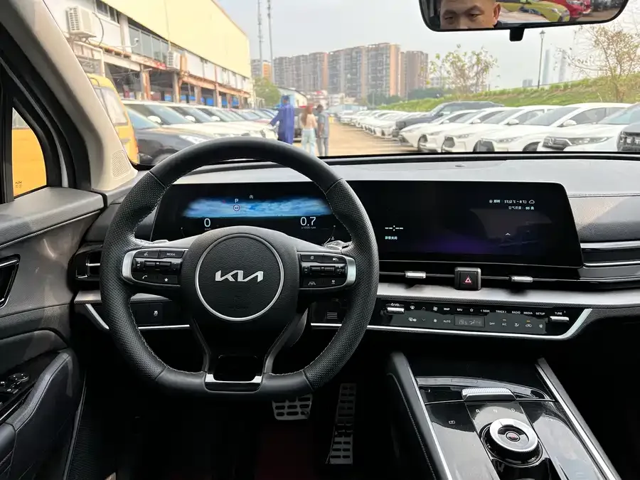 Kia Lion Platinum 2023 Lion Bo Tuojie 2.0T 2WD Premium Edition 2023 — миниатюра 3
