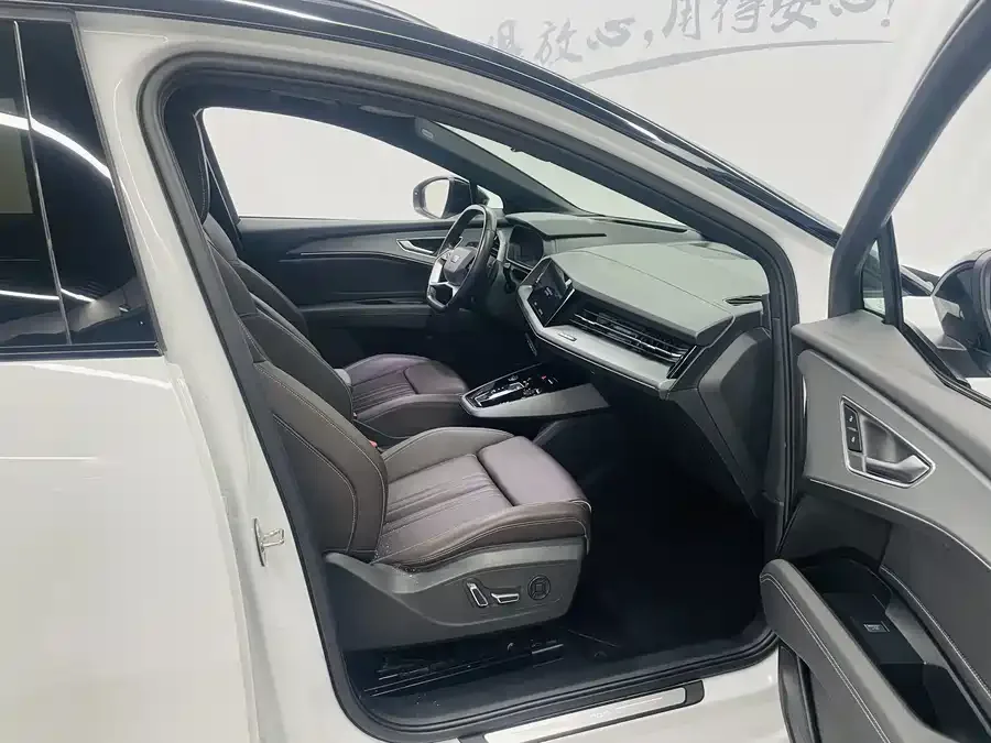 Audi Q5 e-tron 2023 40 e-tron shining mecha suit 2023 — миниатюра 4