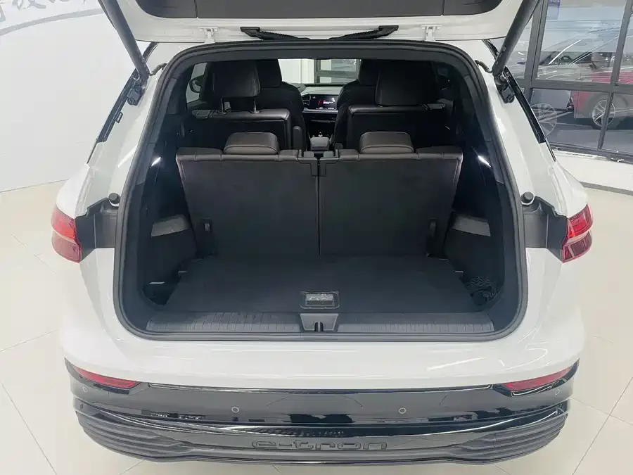 Audi Q5 e-tron 2023 40 e-tron shining mecha suit 2023 — миниатюра 5