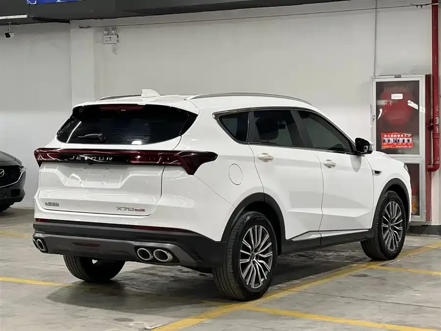 Jetour X70 Plus JETOUR X70 PLUS 2024 Champion Edition 1.5T DCT Champion PRO 7 Seaters 2024 — миниатюра 2