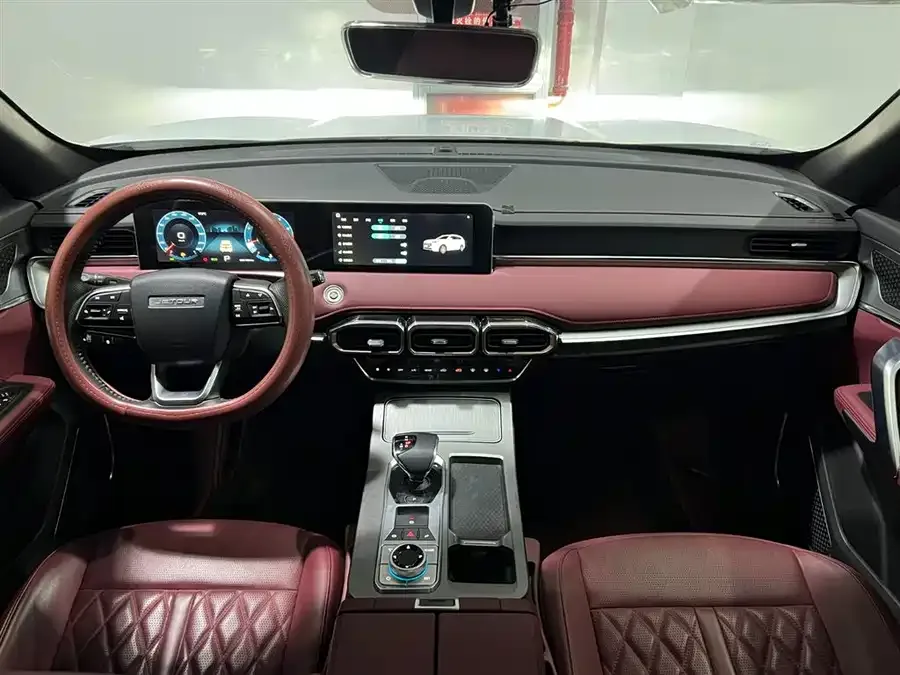 Jetour X70 Plus JETOUR X70 PLUS 2024 Champion Edition 1.5T DCT Champion PRO 7 Seaters 2024 — миниатюра 4