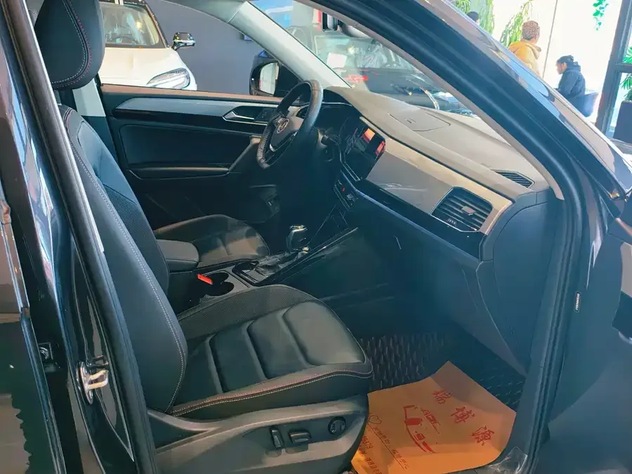 Volkswagen Tayron Tanyue 2022 280TSI 2WD Luxury Smart Edition 2022 — миниатюра 4