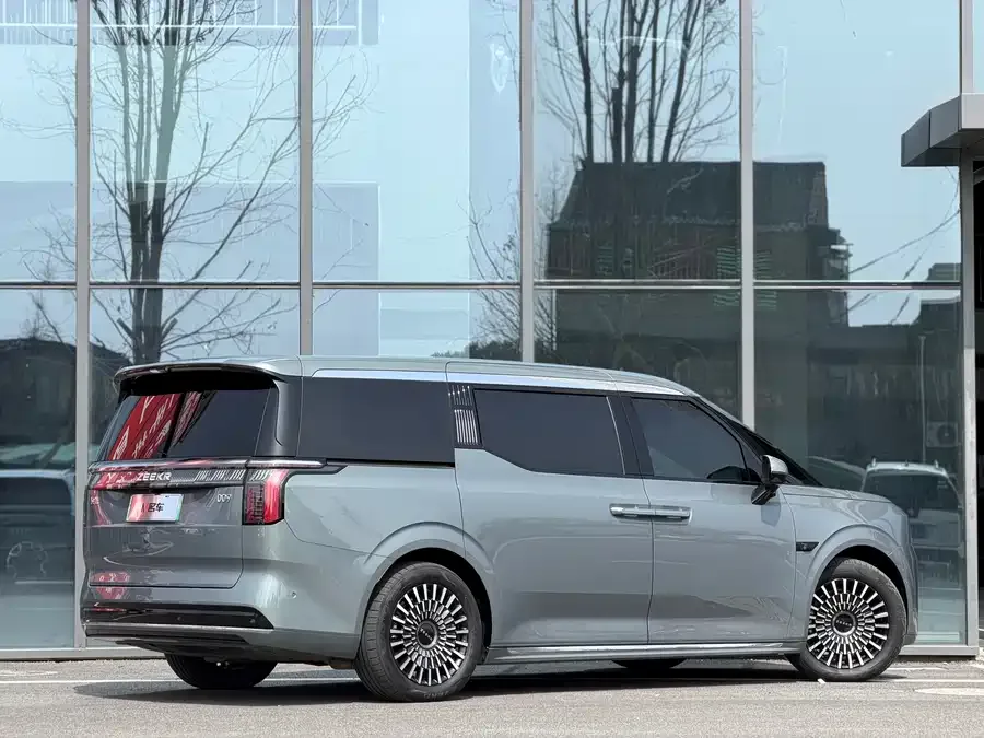 Zeekr 009 Zeekr 009 2024 seven-seat aisle version four-wheel drive 108kWh 2024 — миниатюра 2
