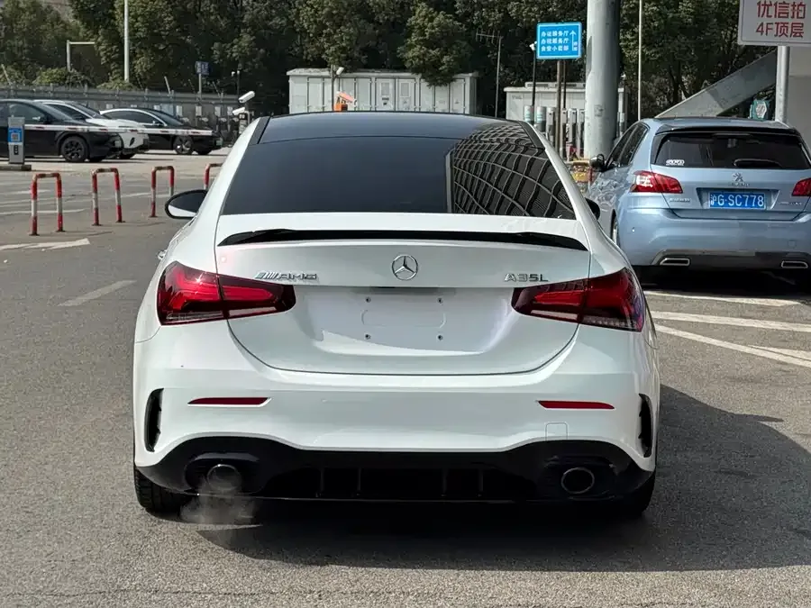Mercedes-Benz A-Class AMG Mercedes-Benz A-Class AMG 2023 AMG A 35 L 4MATIC 2023 — миниатюра 2