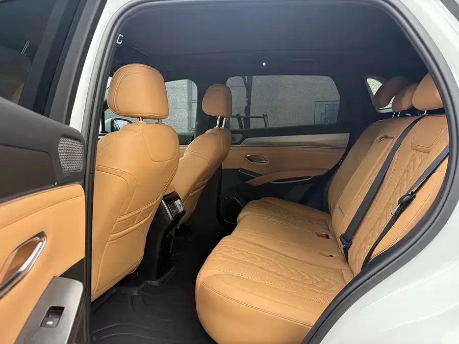 BYD Song L DM-i Song L DM-i 2025 Intelligent Driving Edition 160km Beyond Edition 2025 — миниатюра 2