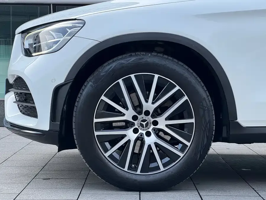 Mercedes-Benz GLC Coupe Mercedes-Benz GLC Coupe 2023 GLC 260 4MATIC Coupe SUV 2023 — миниатюра 2