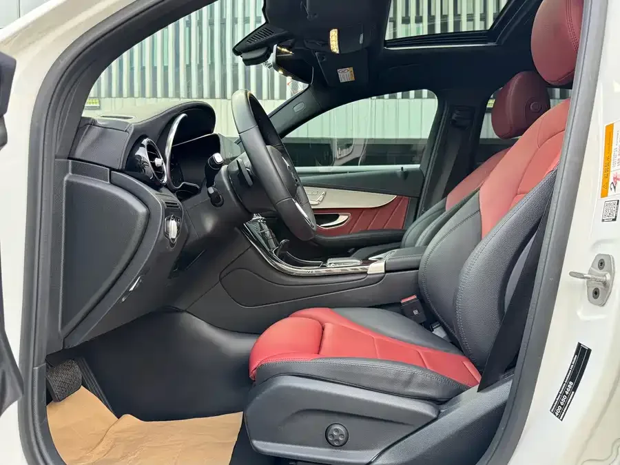 Mercedes-Benz GLC Coupe Mercedes-Benz GLC Coupe 2023 GLC 260 4MATIC Coupe SUV 2023 — миниатюра 4