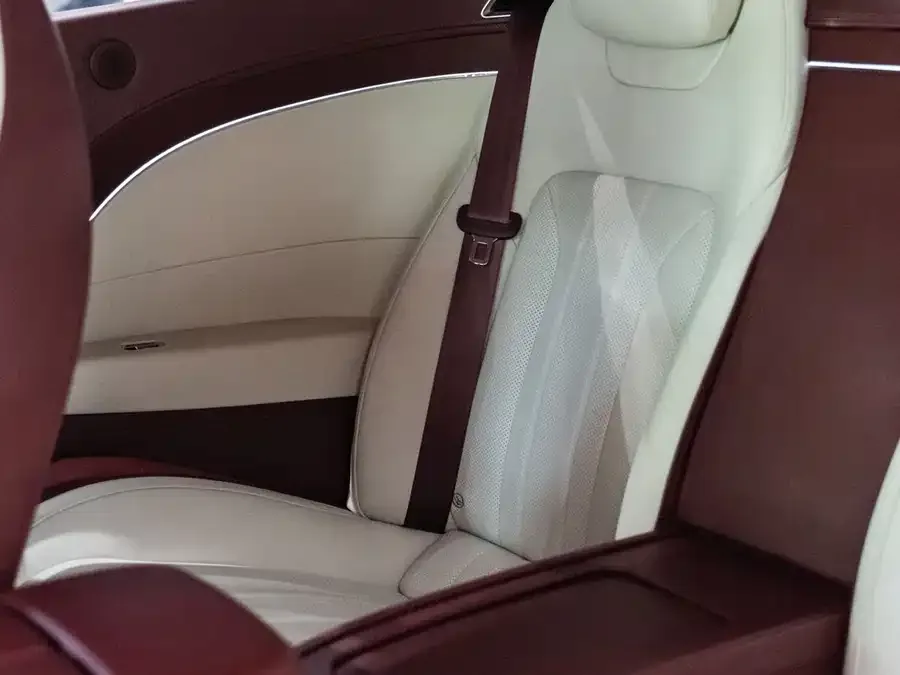 Bentley Continental 2024 Continental 4.0T GT V8 2024 — миниатюра 4