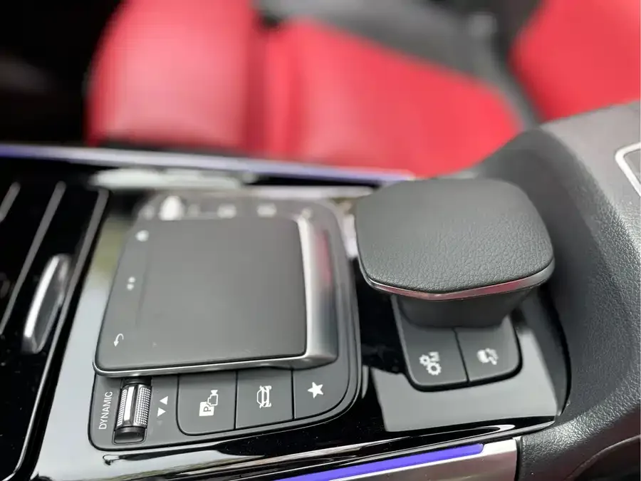 Mercedes-Benz GLB AMG Mercedes-Benz GLB AMG 2022 AMG GLB 35 4MATIC 2022 — миниатюра 4