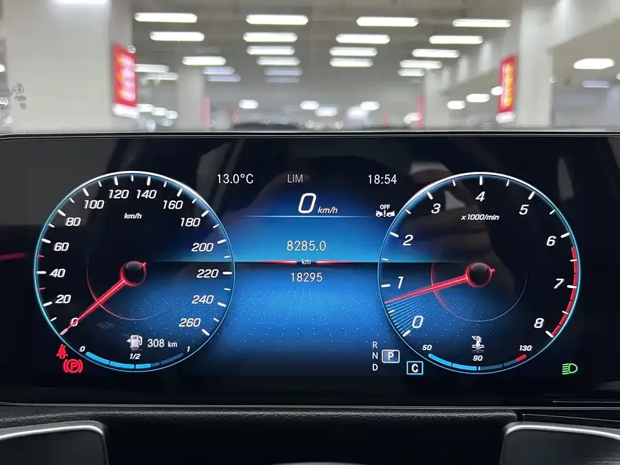 Mercedes-Benz GLB-Class Mercedes-Benz GLB 2023 GLB 220 Dynamic 2023 — миниатюра 3