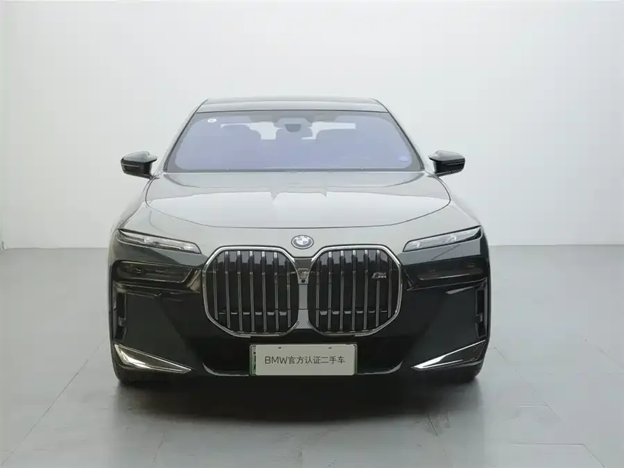 BMW i7 M70L 2023 M70L 2023 — фото 1, купить с доставкой в Москву