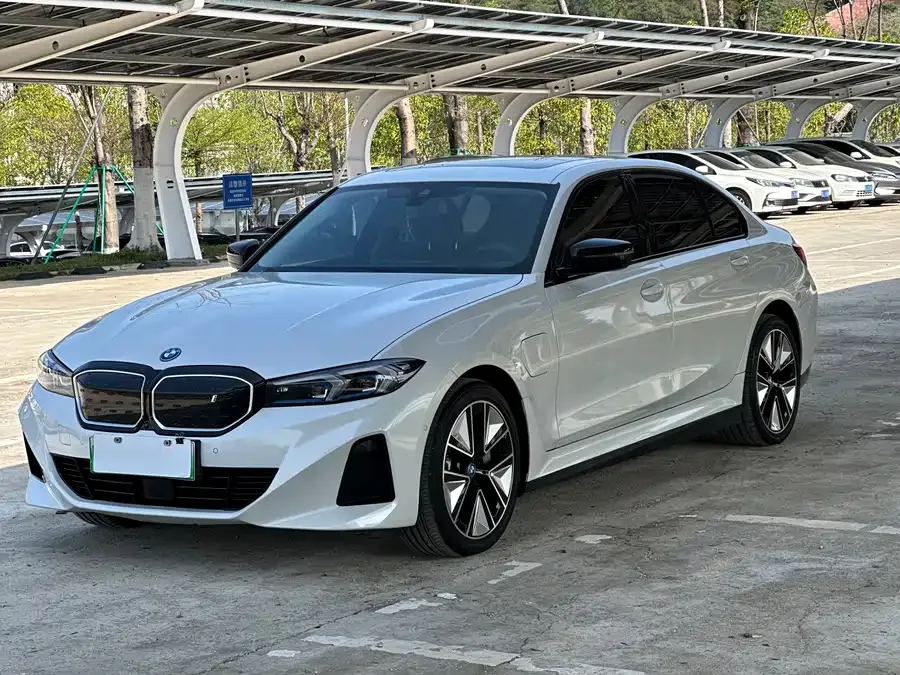 BMW i3 2023 eDrive 40 L Night Sport Package 2024 — фото 1, купить с доставкой в Москву
