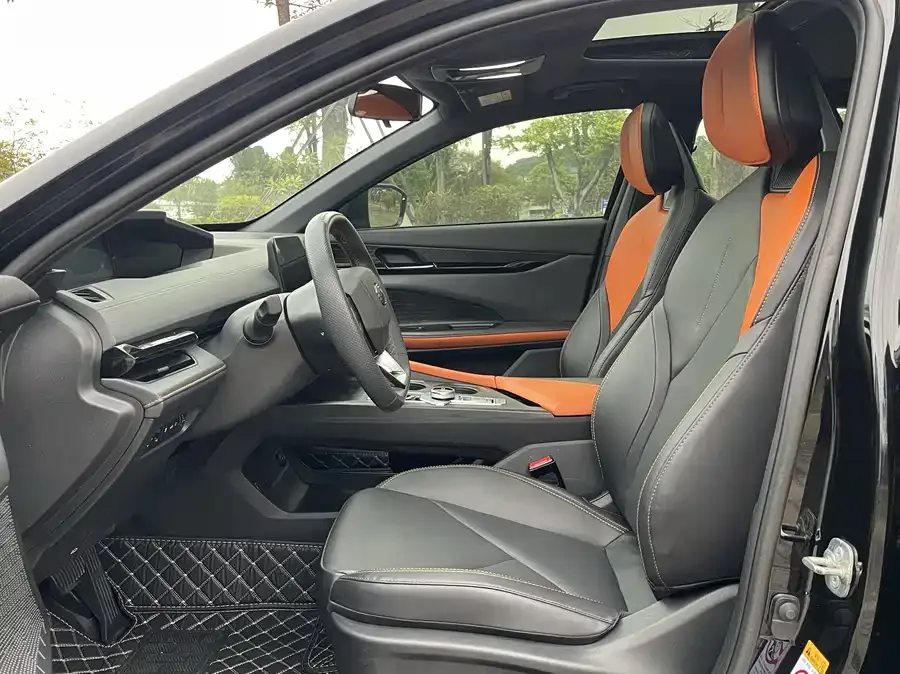 Changan UNI-V Smart Electric iDD Changan UNI-V iDD 2023 iDD 1.5T 113km Smart Fun Edition (Fast Edition) 2023 — миниатюра 4