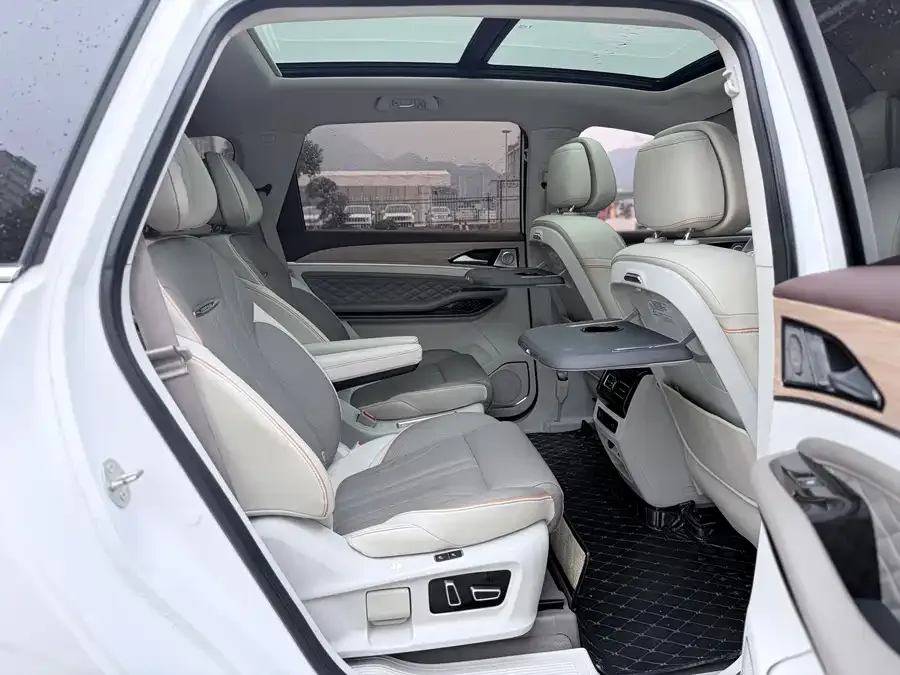 Dongfeng popular yachts Fengxing Yacht 2022 1.5T DCT Wave Chaser Edition 2023 — миниатюра 4