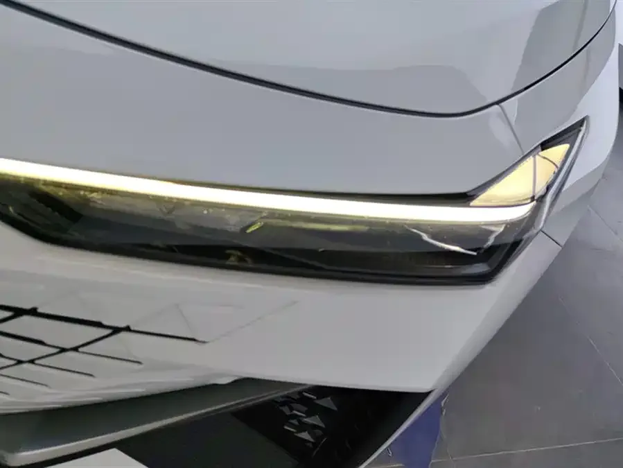 Changan UNI-V Changan UNI-V 2023 1.5T Premium Edition 2024 — миниатюра 2
