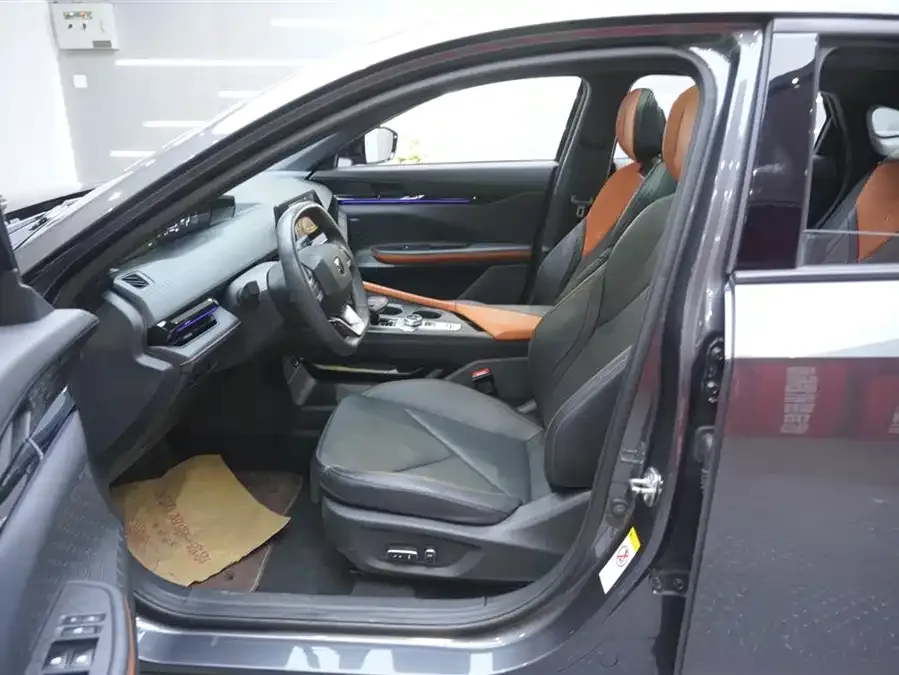 Changan UNI-V Smart Electric iDD Changan UNI-V iDD 2023 iDD 1.5T 113km Smart Cool Edition 2023 — миниатюра 4