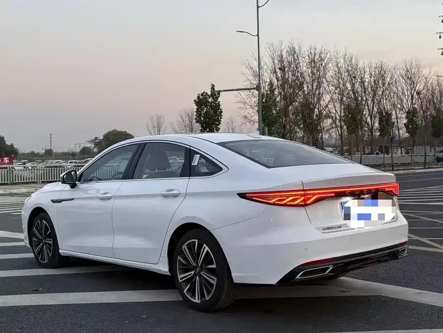 Chery Arrizo 8 PRO Chery Arrizo 8 PRO 2025 1.6T DCT Luxury Edition 2025 — миниатюра 2